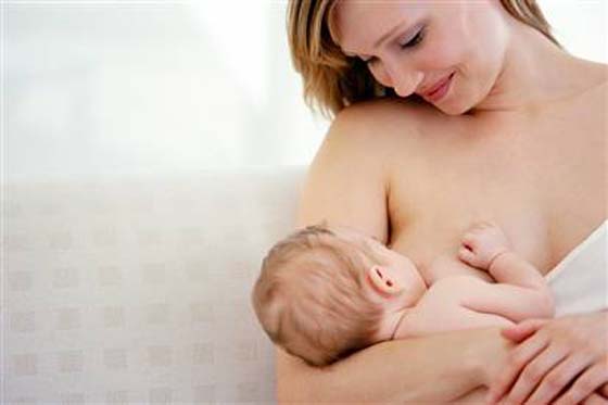 Αυξητική στήθους: Επηρεάζει τον θηλασμό;
