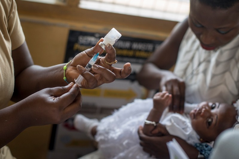 Οι επιστήμονες χαιρετίζουν την ιστορική έγκριση εμβολίου κατά της ελονοσίας  αλλά επισημαίνουν τις προκλήσεις που έρχονται