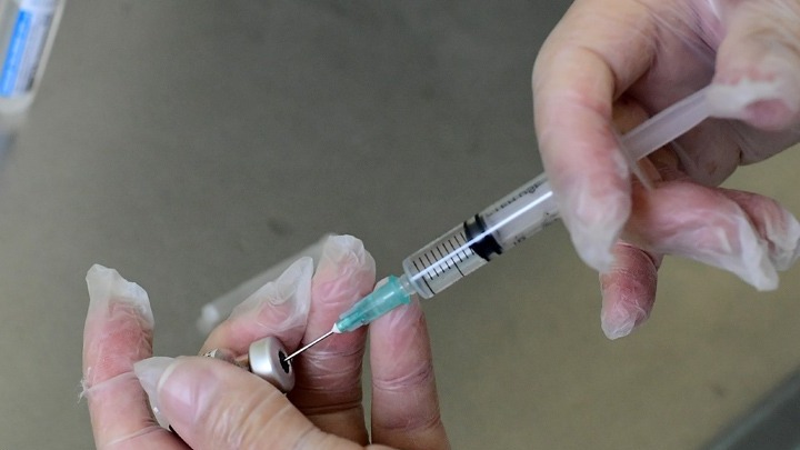 Επιτήρηση των παρενεργειών των εμβολίων έναντι της COVID-19