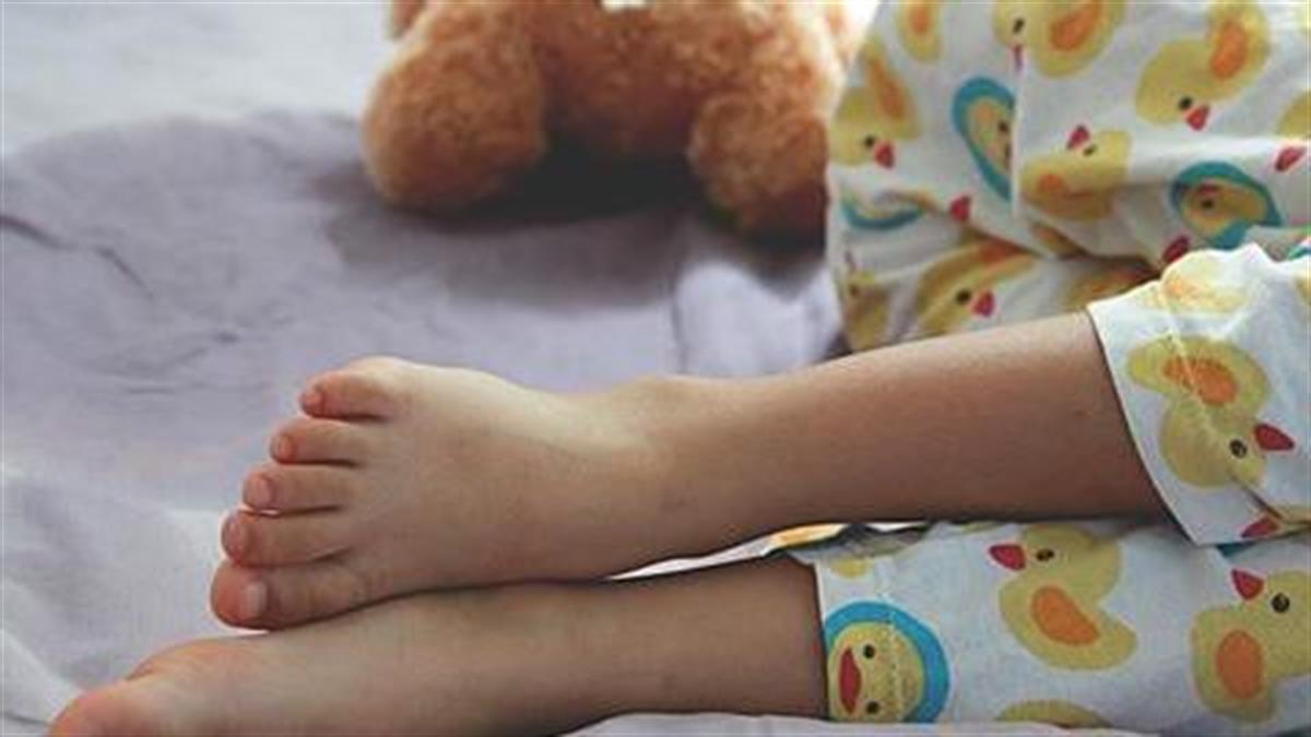 Νυχτερινή ενούρηση: 10 τρόποι να βοηθήσουμε το παιδί που «βρέχει» το κρεβάτι του