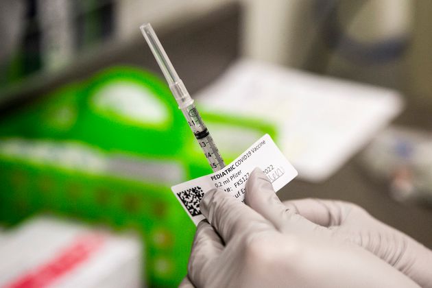 Κρούσματα εμβολιασμένων: Πόσοι κόλλησαν ανάλογα με το εμβόλιο