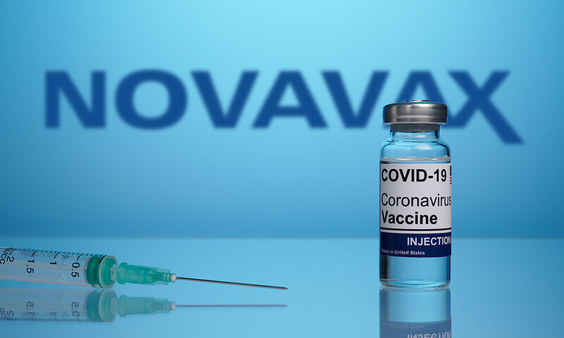 Το εμβόλιο Novavax COVID-19 λαμβάνει την πρώτη άδεια χρήσης έκτακτης ανάγκης