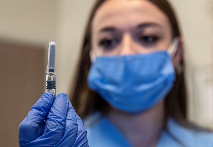 Τηλεοπτικό κανάλι των ΗΠΑ αποκαλύπτει τις παρενέργειες των εμβολίων κατά της COVID-19