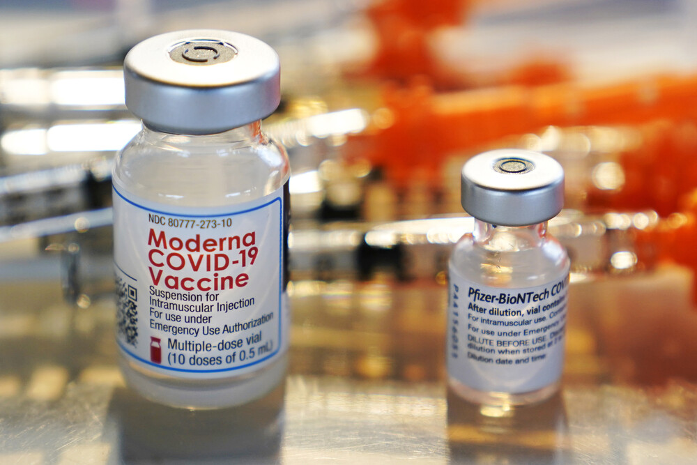 Moderna: Ξεκινά δοκιμή του εμβολίου για τον COVID-19 σε ασθενείς με HIV στην Αφρική