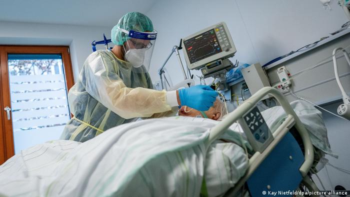 Μειωμένος κατά 1/3 ο κίνδυνος εισαγωγής στο νοσοκομείο λόγω της Όμικρον