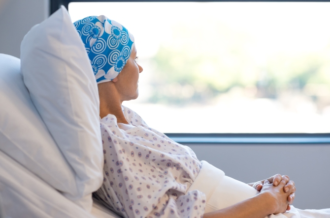 «Θεραπεύτηκαν από τον καρκίνο» οι πρώτοι ασθενείς της πρωτοποριακής θεραπείας με CAR T-cell