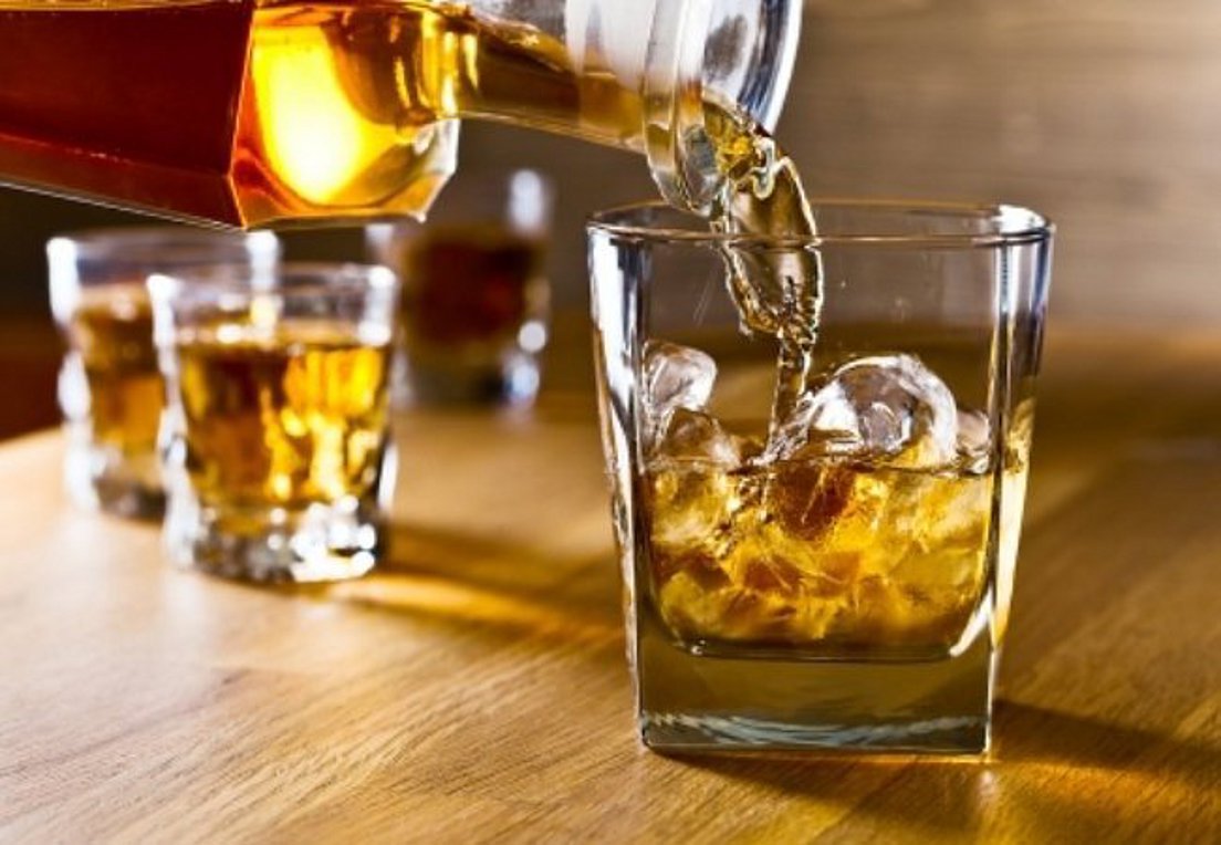 H πανδημία αύξησε κατά 25% τους θανάτους από αλκοόλ και καταχρήσεις σύμφωνα με έρευνα