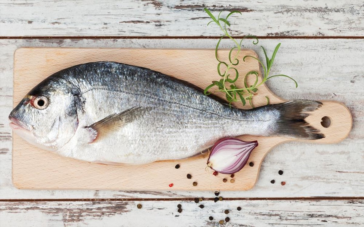 Δείτε τους 4+1 λόγους που πρέπει να καταναλώνετε τακτικά ψάρια