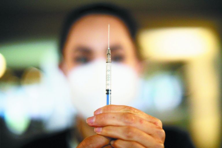Dr James Thorp: «Μετά τους εμβολιασμούς κατά της Covid-19 οι αποβολές αυξήθηκαν κατά 58 φορές»!