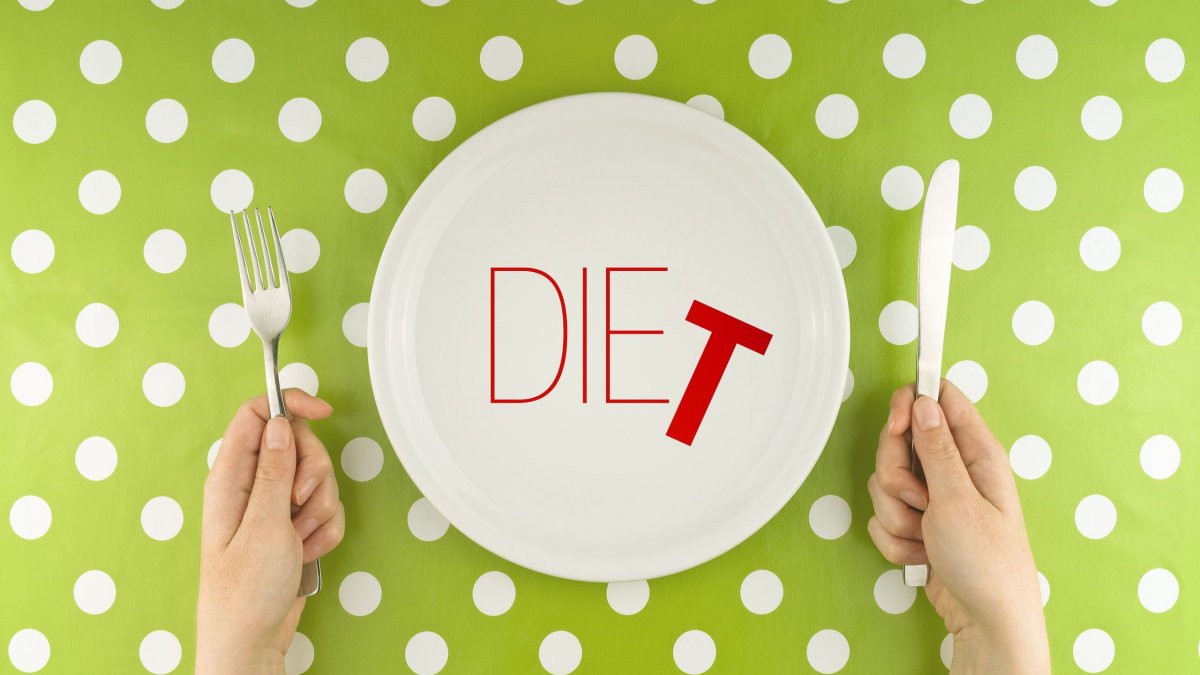 Οι ειδικοί αποκαλύπτουν ποια είναι η καλύτερη δίαιτα για το 2023