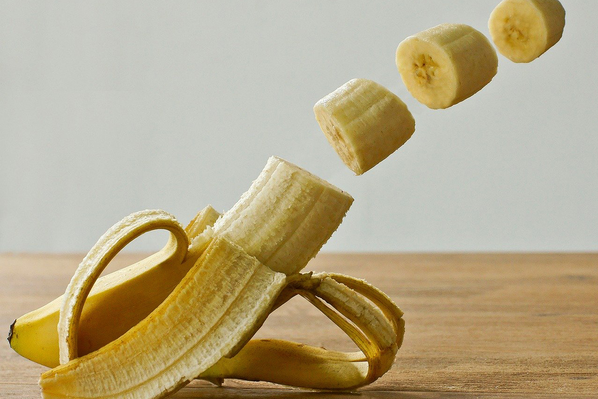 Αυτός είναι ο λόγος που δεν πρέπει να πετάτε αυτά τα άνοστα νήματα στην μπανάνα