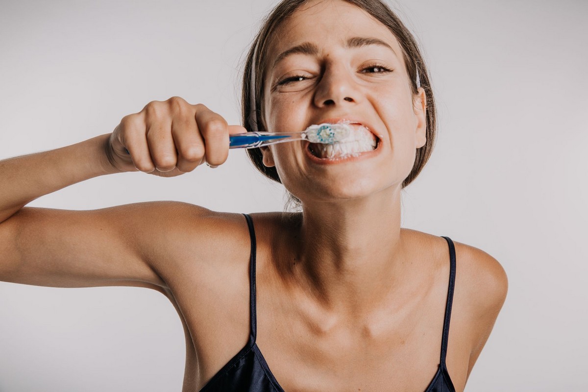Δείτε τι μπορεί να πάθετε από το υπερβολικό βούρτσισμα των δοντιών