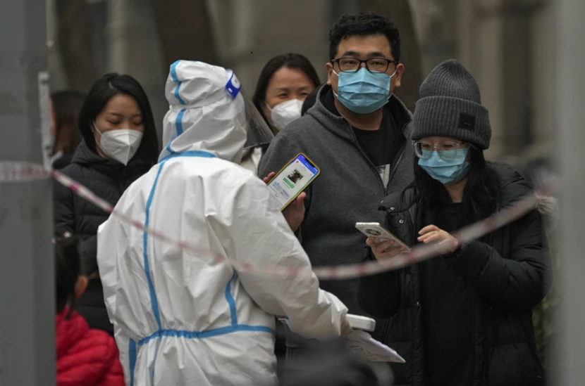 Μυστηριώδης πνευμονία σαρώνει στην Κίνα και γεμίζει τα νοσοκομεία: Νέα επιδημία ή έλλειψη ανοσίας