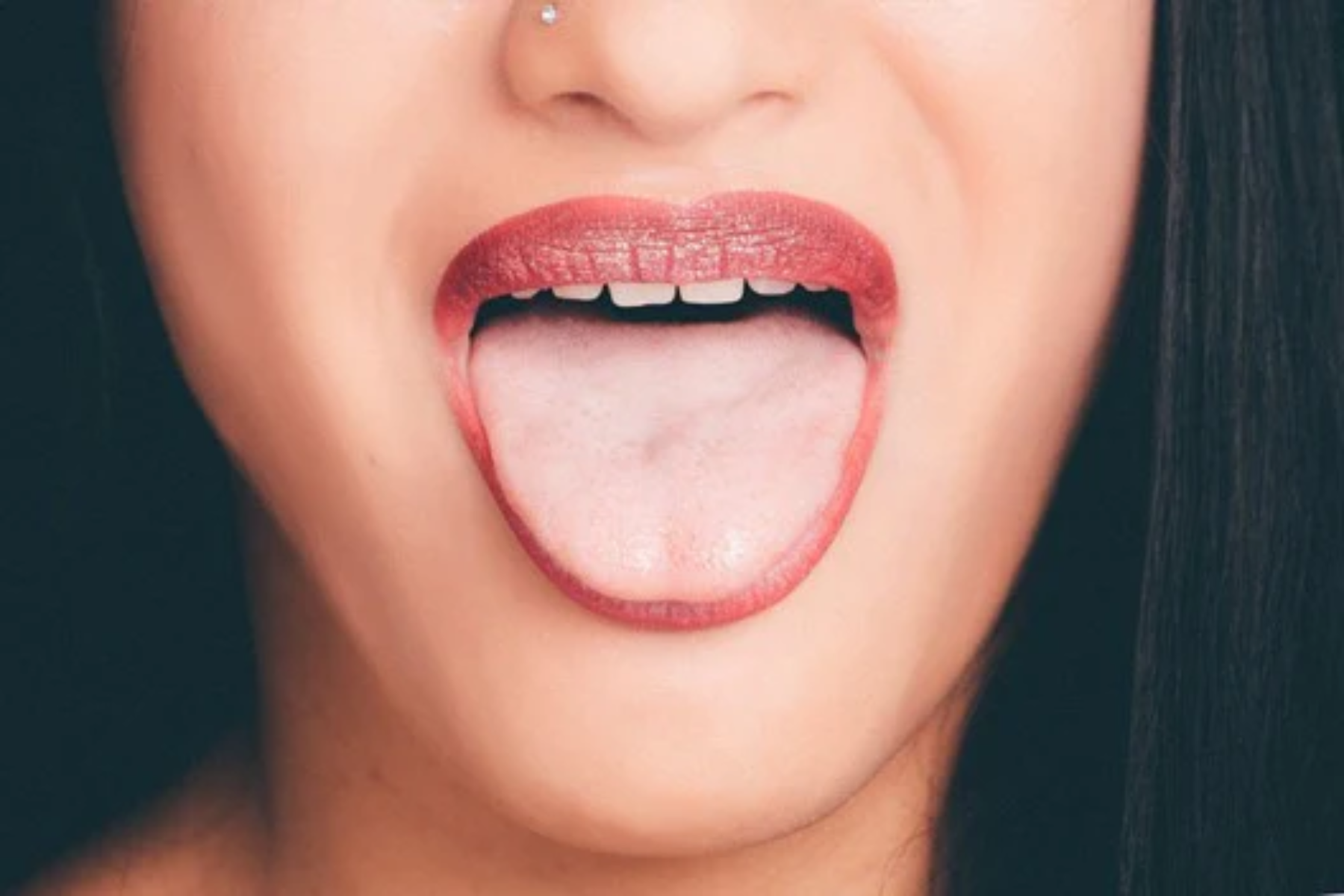 Καρκίνος του στόματος: Δείτε πώς να κάνετε μόνοι σας στο σπίτι αυτοεξέταση – Τα πιο κοινά συμπτώματα