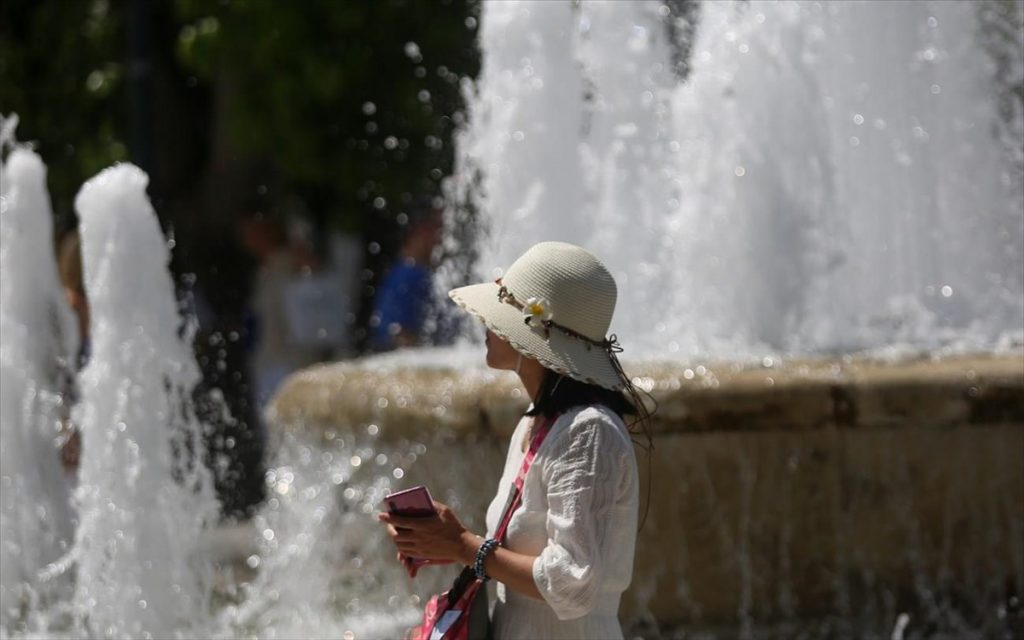 Με αυτόν το τρόπο επηρεάζει ο καύσωνας το ανθρώπινο σώμα – Τι μπορεί να συμβεί