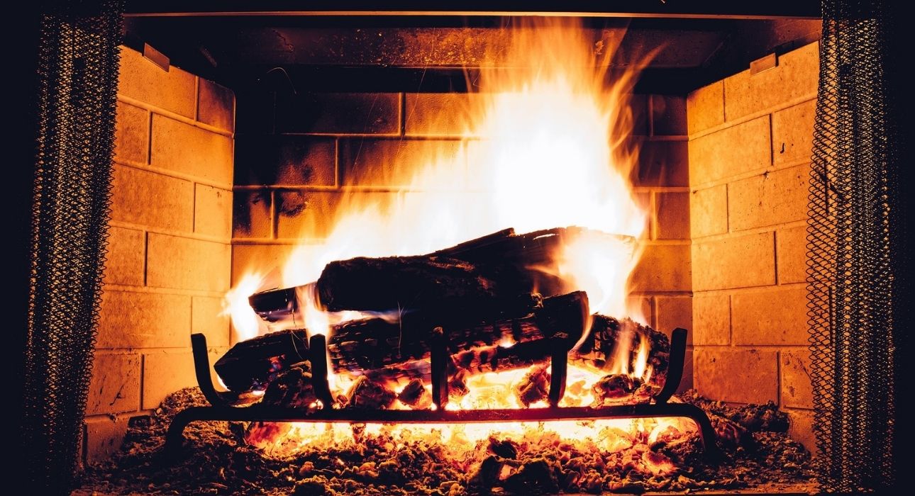 Τζάκι: Αυτοί είναι οι κίνδυνοι υγείας από την καύση του ξύλου