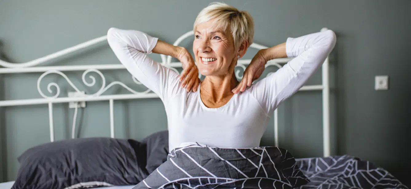 Φαρμακοποιός αποκαλύπτει: Πέντε απλές νυχτερινές συνήθειες που βελτιώνουν τον ύπνο και την υγεία σας