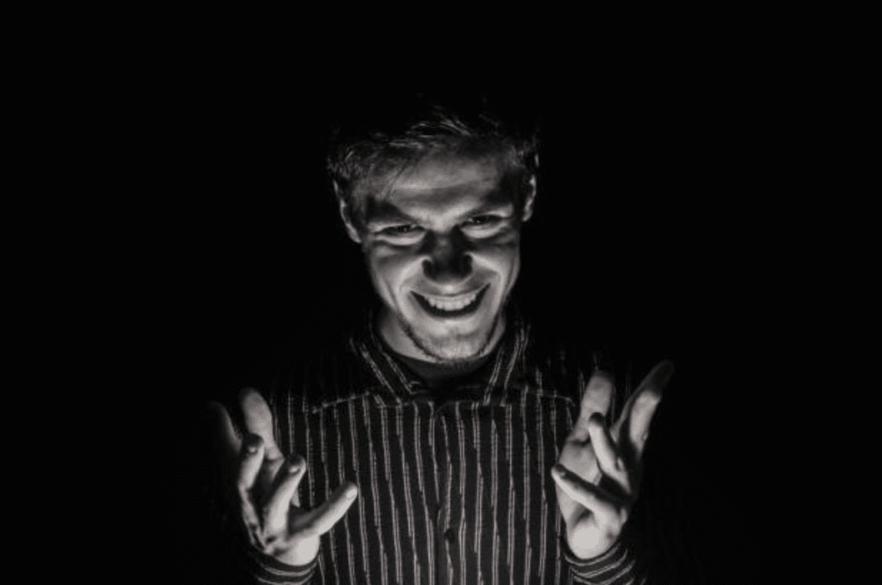 Ψυχοπαθή άτομα: Tα χαρακτηριστικά που τους «προδίδουν» – Πώς οφείλετε να συμπεριφερθείτε