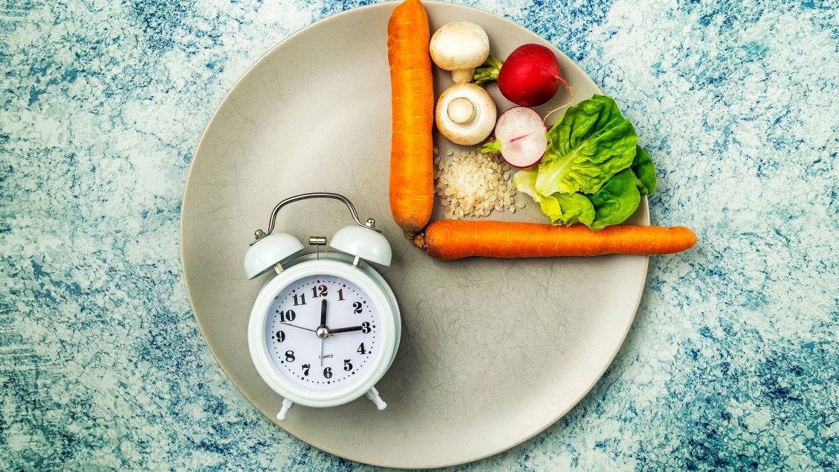 Διαλειμματική νηστεία: Οι τέσσερις πιθανές παρενέργειες που μπορεί να προκαλέσει